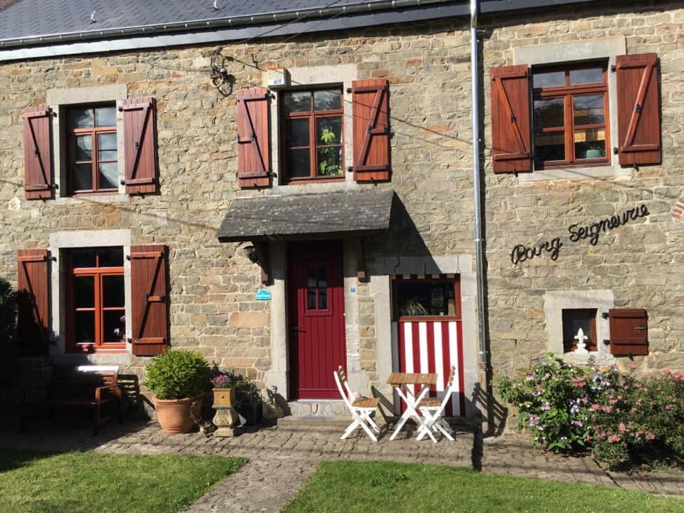 La Bourgseigneurie Hotel Bourseigne-Vieille Luaran gambar